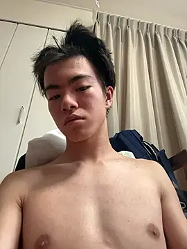 Snapshot of gagsjj chatting on 10/26/25, 04:07 gagsjj online show from 10/26/25, 04:07