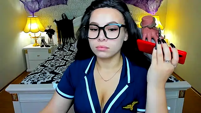 Snapshot of OmniaSher chatting on 10/29/25, 11:01 OmniaSher online show from 10/29/25, 11:01