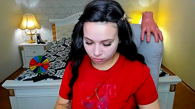 Snapshot of OmniaSher chatting on 11/14/25, 10:58 OmniaSher online show from 11/14/25, 10:58