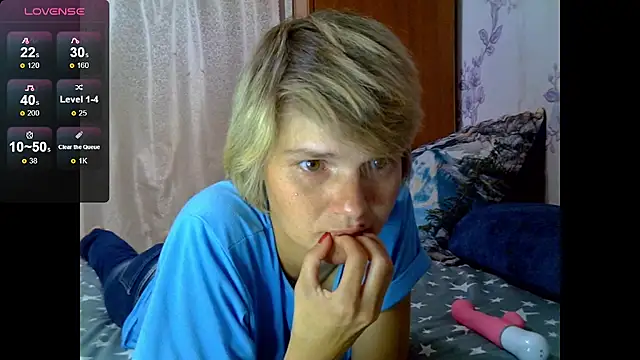 SaraSnow  online show from 09/15/25, 05:57