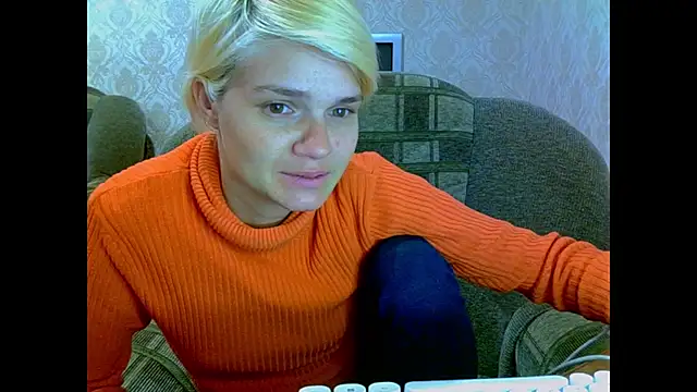 SaraSnow  online show from 11/25/25, 08:09