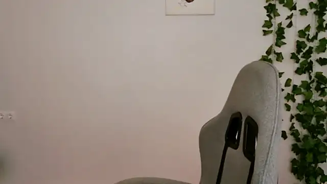 Yoka paradoXXX online show from 02/03/26, 09:25