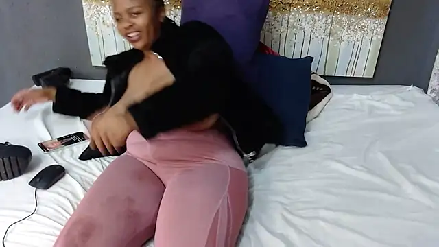 PrettyLisa28 online show from 09/16/25, 07:04