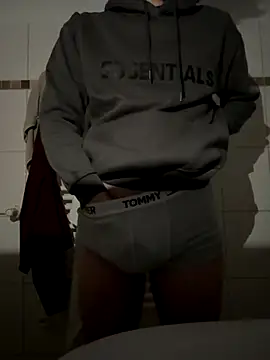 Jamilo young online show from 09/25/25, 09:51