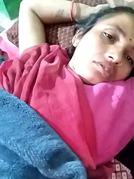 Snapshot of KIRTI12_HOT chatting on 10/28/25, 08:11 KIRTI12 HOT online show from 10/28/25, 08:11