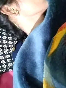 Snapshot of KIRTI12_HOT chatting on 11/08/25, 08:18 KIRTI12 HOT online show from 11/08/25, 08:18