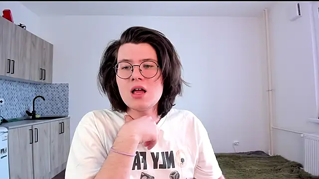 Snapshot of Derek_Shameless chatting on 02/17/26, 12:45 Derek Shameless online show from 02/17/26, 12:45