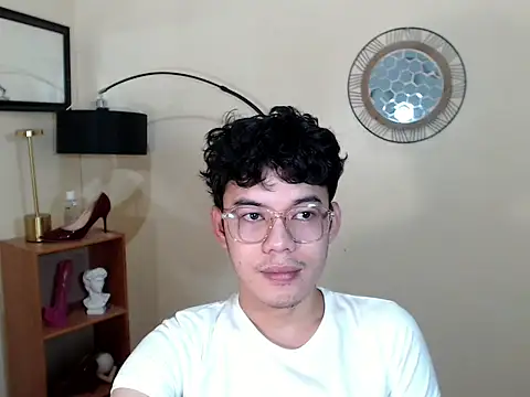 keirflorianxx online show from 09/19/25, 06:04