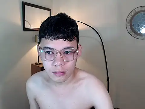 keirflorianxx online show from 10/07/25, 12:46