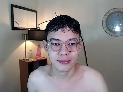 keirflorianxx online show from 10/08/25, 07:55