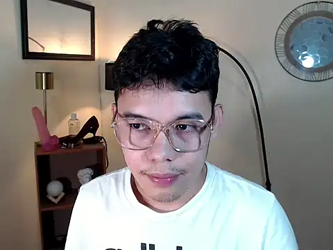 keirflorianxx online show from 10/18/25, 02:03