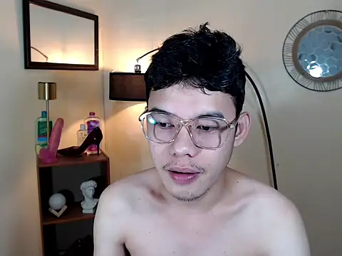 keirflorianxx online show from 10/20/25, 10:10