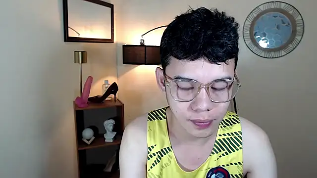 keirflorianxx online show from 10/24/25, 12:19