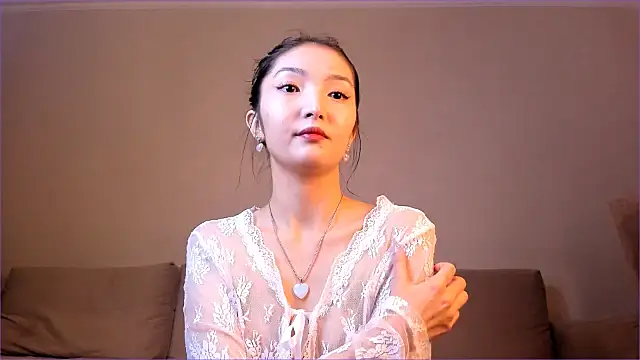 nooniemoon online show from 10/01/25, 02:28