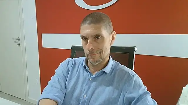 Snapshot of max79ve31 chatting on 06/19/26, 12:20 max79ve31 online show from 06/19/26, 12:20