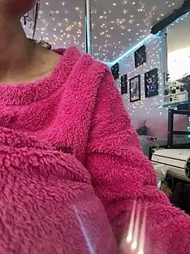 Snapshot of icy_pisces chatting on 12/14/25, 07:47 icy pisces online show from 12/14/25, 07:47