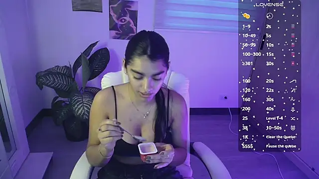 Snapshot of amarasilk_ chatting on 07/17/26, 11:09 amarasilk online show from 07/17/26, 11:09