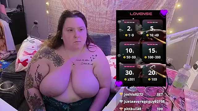 Snapshot of brookenicole3003 chatting on 04/17/26, 02:47 brookenicole3003 online show from 04/17/26, 02:47