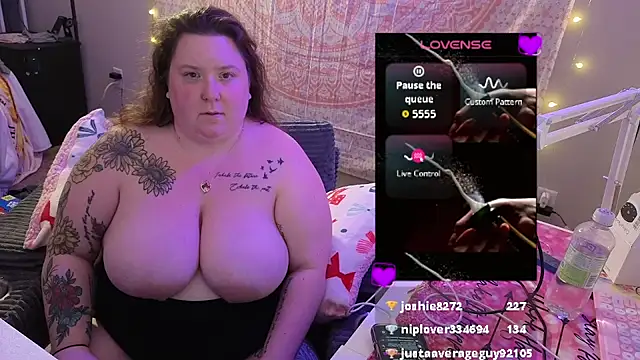 Snapshot of brookenicole3003 chatting on 04/18/26, 12:47 brookenicole3003 online show from 04/18/26, 12:47