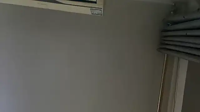 Snapshot of Fengbaby-555 chatting on 11/24/25, 05:45 Fengbaby-555 online show from 11/24/25, 05:45