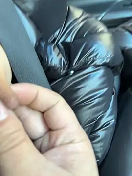 Snapshot of Fengbaby-555 chatting on 12/14/25, 04:51 Fengbaby-555 online show from 12/14/25, 04:51