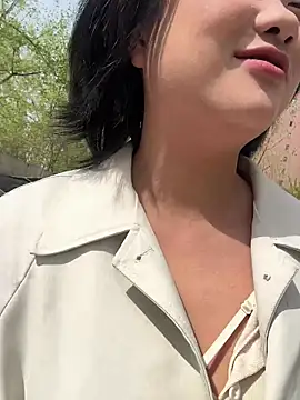 Snapshot of Fengbaby-555 chatting on 04/12/26, 02:27 Fengbaby-555 online show from 04/12/26, 02:27