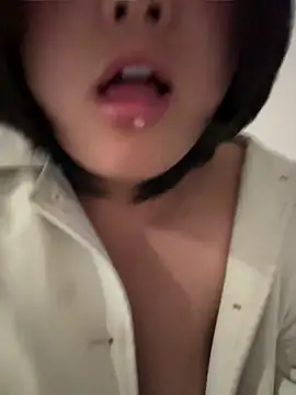 Snapshot of Fengbaby-555 chatting on 04/20/26, 01:58 Fengbaby-555 online show from 04/20/26, 01:58