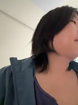 Snapshot of Fengbaby-555 chatting on 04/22/26, 02:58 Fengbaby-555 online show from 04/22/26, 02:58