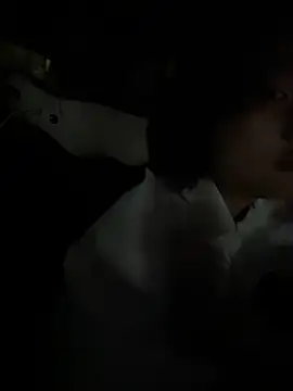 Snapshot of Fengbaby-555 chatting on 04/22/26, 03:02 Fengbaby-555 online show from 04/22/26, 03:02