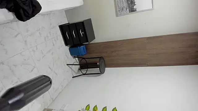 Snapshot of johan_miller0 chatting on 10/08/25, 10:46 johan miller0 online show from 10/08/25, 10:46