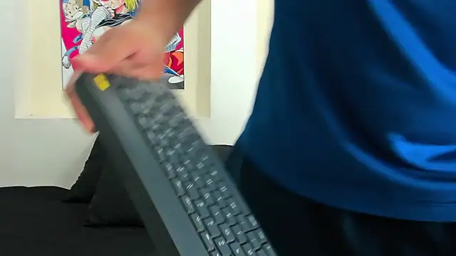 Snapshot of johan_miller0 chatting on 10/11/25, 11:09 johan miller0 online show from 10/11/25, 11:09