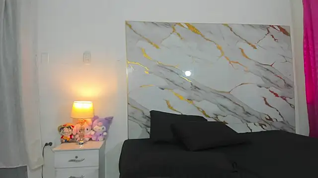 Snapshot of johan_miller0 chatting on 10/31/25, 07:37 johan miller0 online show from 10/31/25, 07:37