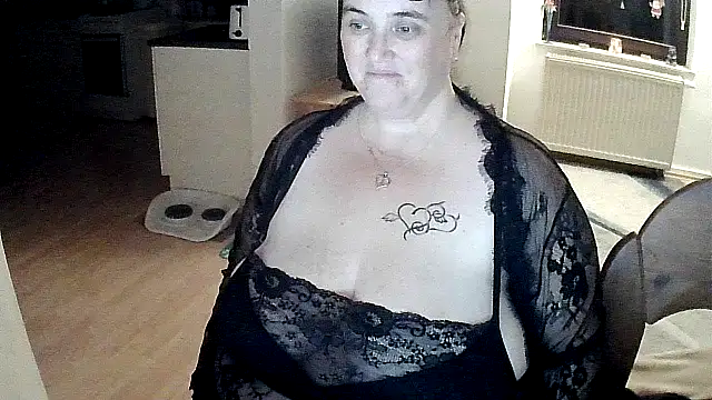 Minou1610 online show from 11/10/25, 07:35