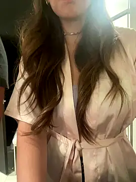 Snapshot of emmablog chatting on 09/14/25, 02:33 emmablog online show from 09/14/25, 02:33