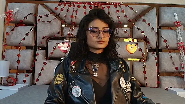 LilyRouset online show from 09/12/25, 12:05