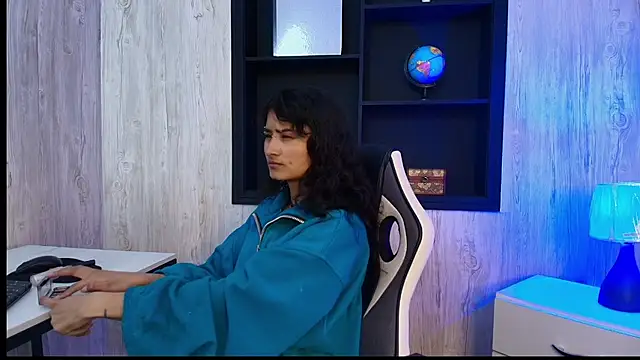 LilyRouset online show from 10/09/25, 01:20