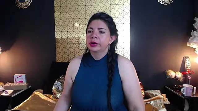 Snapshot of kinky_momm chatting on 04/16/26, 09:39 kinky momm online show from 04/16/26, 09:39