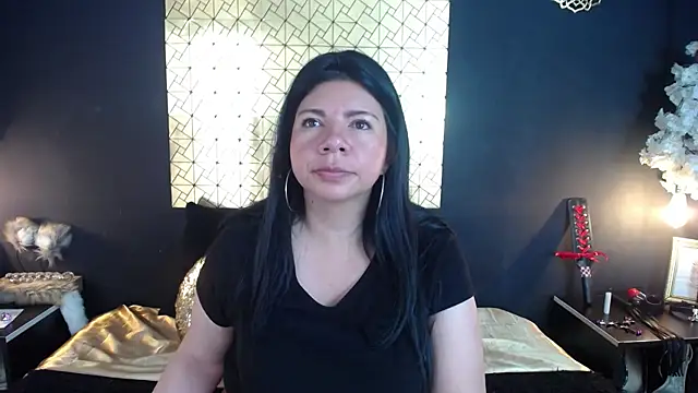 Snapshot of kinky_momm chatting on 05/01/26, 03:38 kinky momm online show from 05/01/26, 03:38