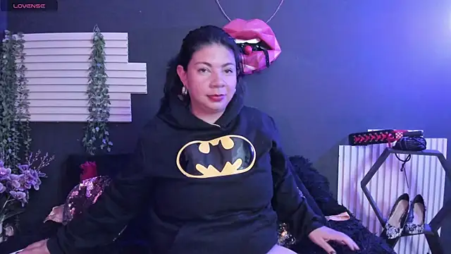 Snapshot of kinky_momm chatting on 07/12/26, 03:36 kinky momm online show from 07/12/26, 03:36