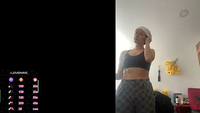 Snapshot of Biancamirage3 chatting on 09/29/25, 04:56 Biancamirage3 online show from 09/29/25, 04:56