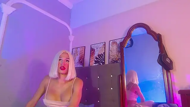 Snapshot of sexy_tssweet chatting on 09/27/25, 12:59 sexy tssweet online show from 09/27/25, 12:59