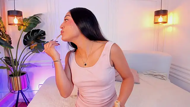 Dafne Hillss online show from 10/22/25, 12:27