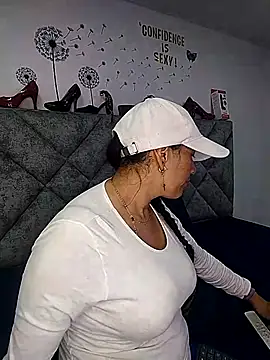 Shantey Laurent online show from 02/14/26, 12:13