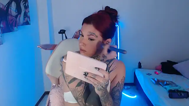 Snapshot of Maddy_Vicius19 chatting on 11/12/25, 09:36 Maddy Vicius19 online show from 11/12/25, 09:36