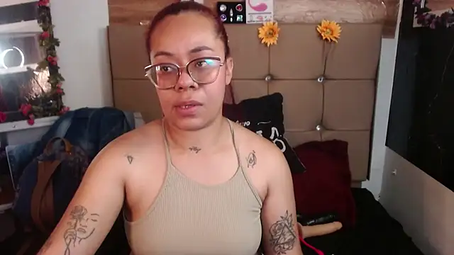 Snapshot of MIA__SPENCER chatting on 01/17/26, 08:01 MIA SPENCER online show from 01/17/26, 08:01