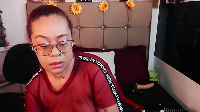 Snapshot of MIA__SPENCER chatting on 02/06/26, 06:11 MIA SPENCER online show from 02/06/26, 06:11