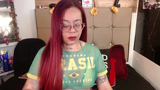 Snapshot of MIA__SPENCER chatting on 03/17/26, 02:20 MIA SPENCER online show from 03/17/26, 02:20