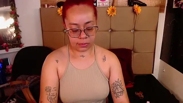 Snapshot of MIA__SPENCER chatting on 03/27/26, 03:23 MIA SPENCER online show from 03/27/26, 03:23