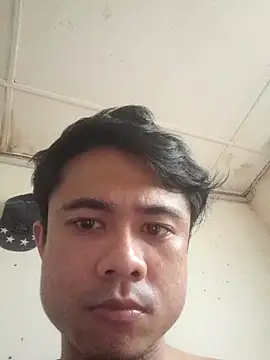 Snapshot of Kim0002 chatting on 09/13/25, 02:22 Kim0002 online show from 09/13/25, 02:22