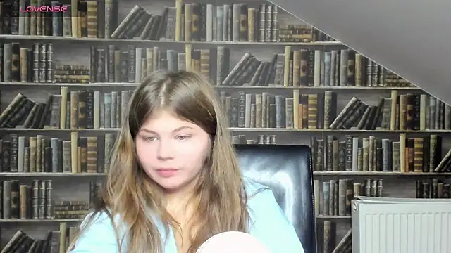 Snapshot of Lilly_Jess chatting on 11/06/25, 07:37 Lilly Jess online show from 11/06/25, 07:37